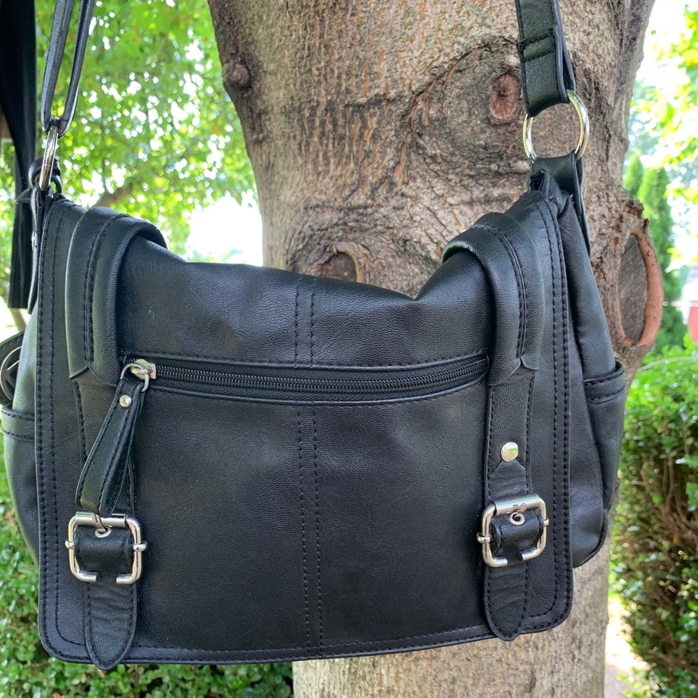 RELIC Black Shoulder Bag